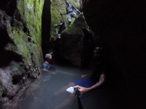 Passage immergé dans un canyon  